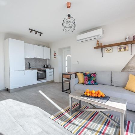 Izabela Apartment With Swimming Pool Babino Polje Ngoại thất bức ảnh